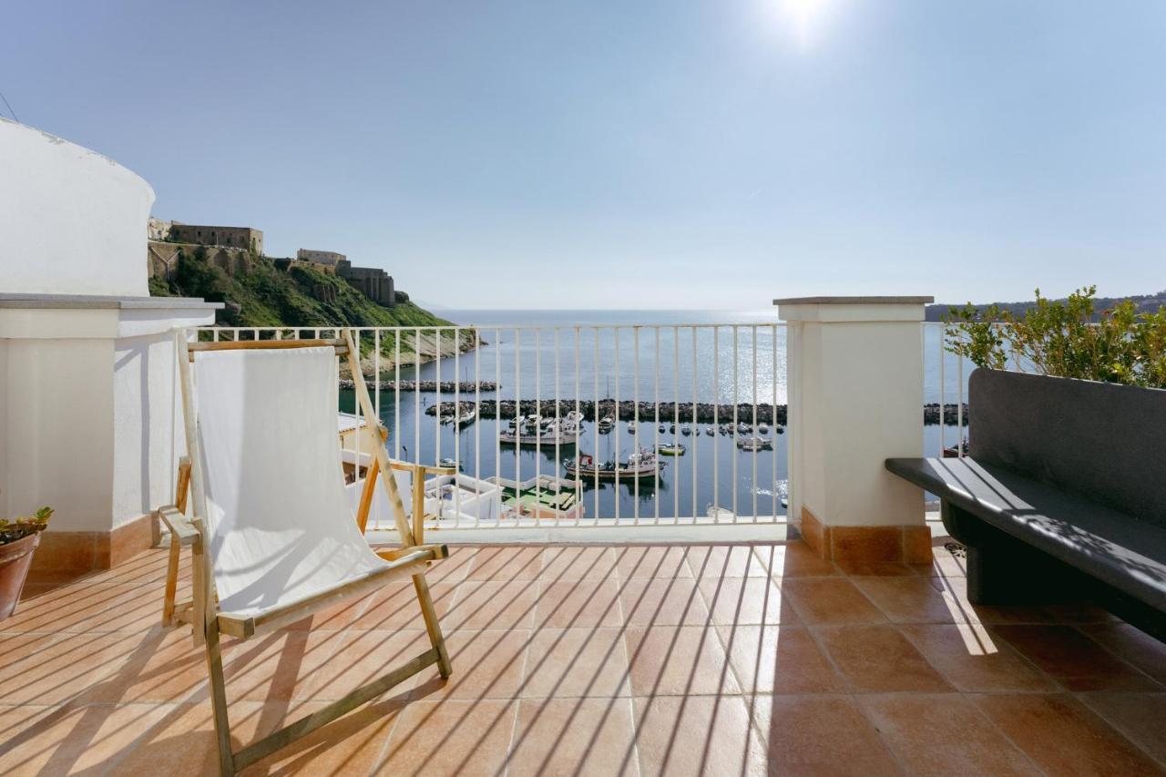Torretta Corricella- Punta Dei Monaci Apartment Procida Exterior photo